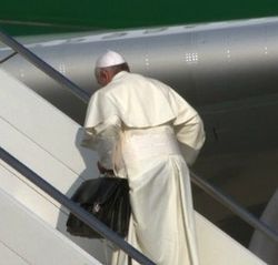 PopeFrancisboardspapalplane