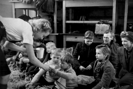 Web-bundesarchiv_bild_183-1990-0927-501_dc3a4nemark_deutsche_flc3bcchtlinge